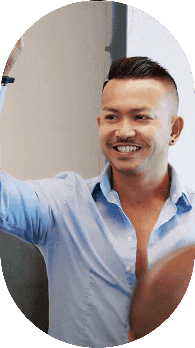 Andrew Gung coaching a room of men in Sydney for dating, social, and attraction skills